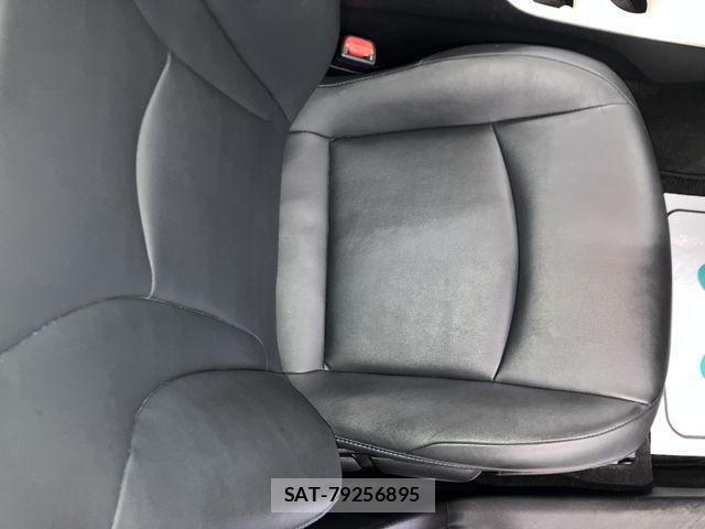 Toyota PRIUS 2016-08 8209634-19