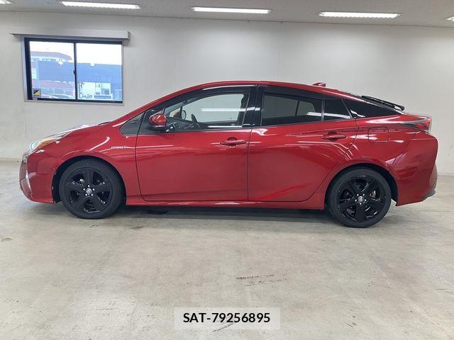 Toyota PRIUS 2016-08 8209634-24