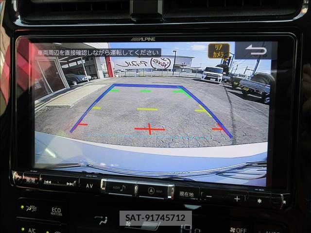 Toyota PRIUS 2019-02 8209624-10