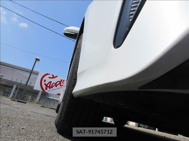 Toyota PRIUS 2019-02 8209624-1