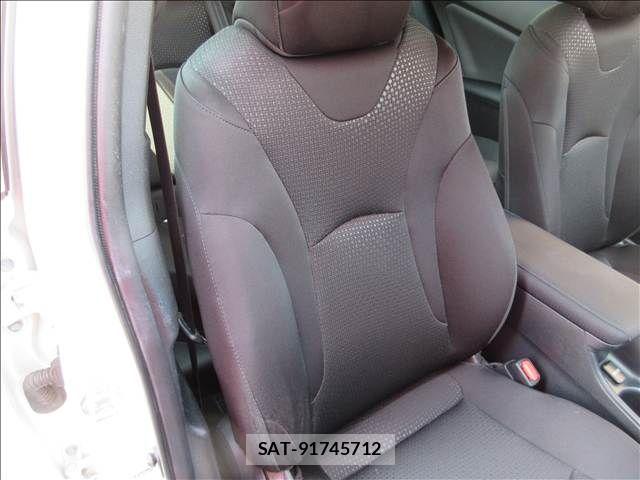 Toyota PRIUS 2019-02 8209624-19