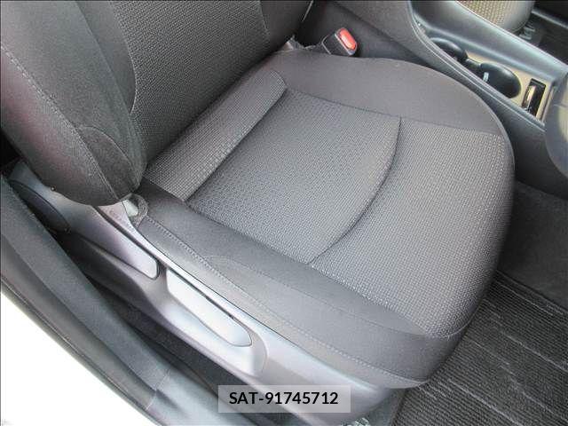 Toyota PRIUS 2019-02 8209624-20