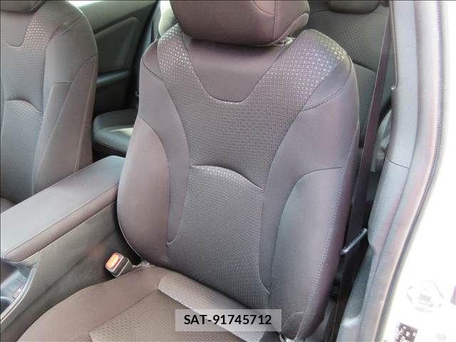 Toyota PRIUS 2019-02 8209624-23