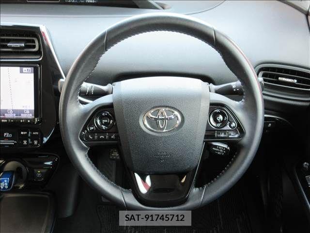 Toyota PRIUS 2019-02 8209624-6