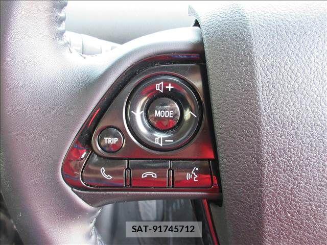 Toyota PRIUS 2019-02 8209624-7