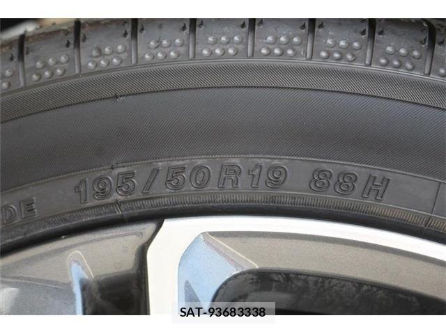 Toyota PRIUS 2023-05 8209584-20