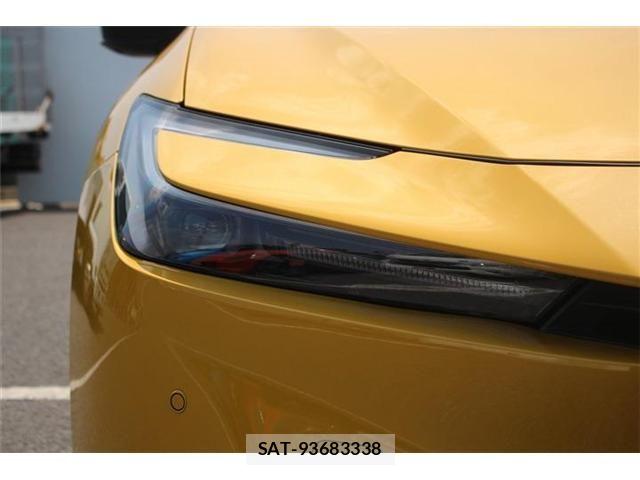 Toyota PRIUS 2023-05 8209584-22