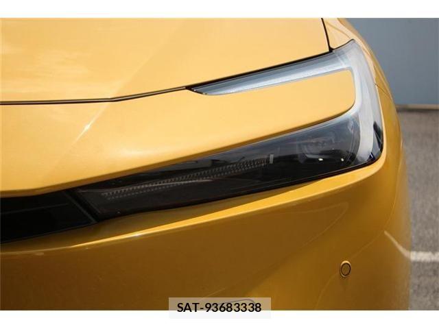 Toyota PRIUS 2023-05 8209584-24