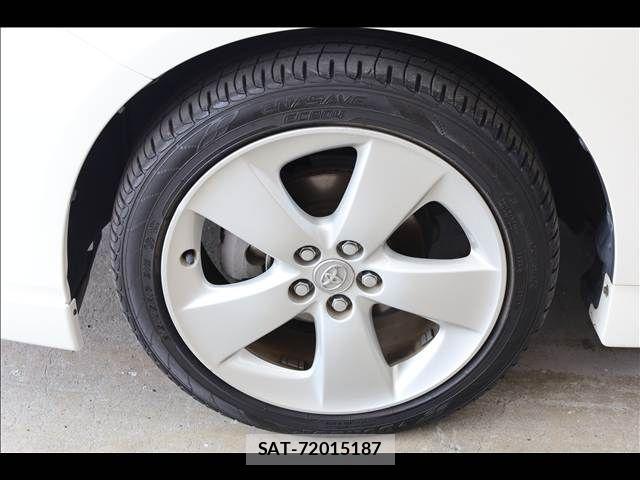 Toyota PRIUS 2013-08 8209635-13