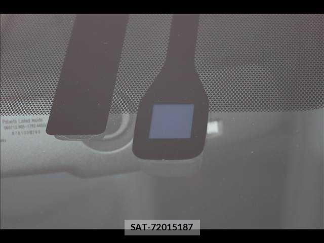 Toyota PRIUS 2013-08 8209635-14