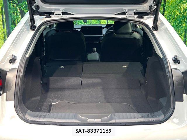 Toyota PRIUS 2023-07 8209573-9