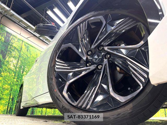 Toyota PRIUS 2023-07 8209573-12