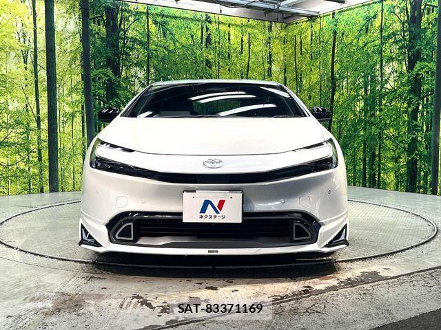 Toyota PRIUS 2023-07 8209573-13