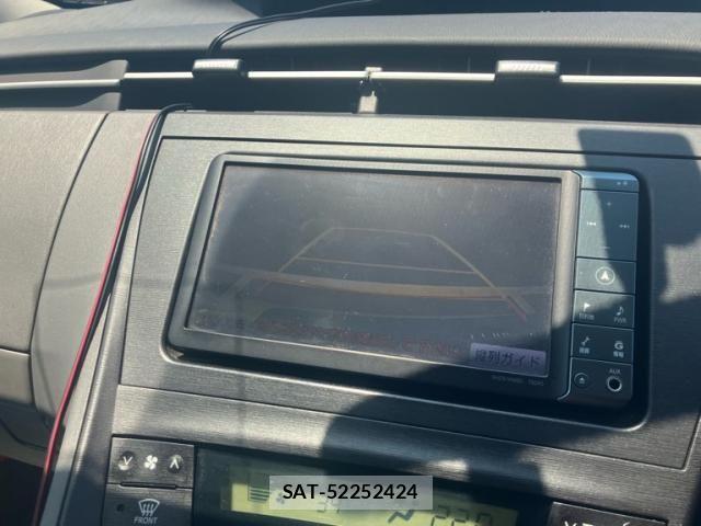Toyota PRIUS 2010-08 8209661-15