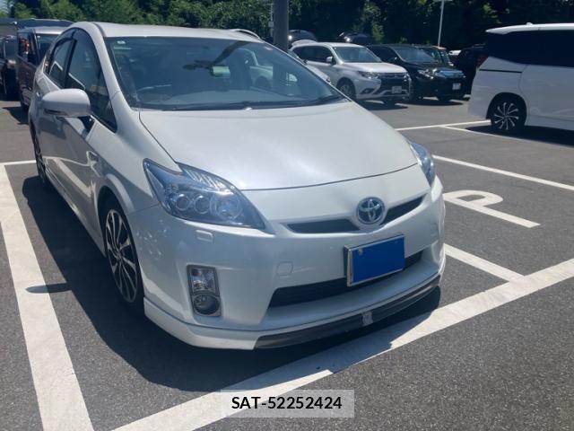 Toyota PRIUS 2010-08 8209661-2