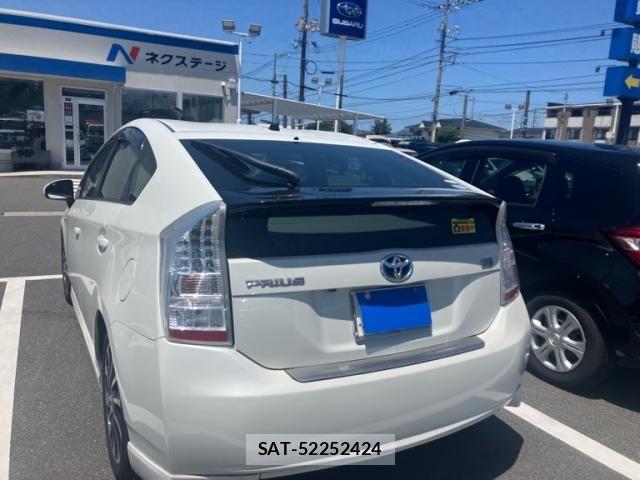 Toyota PRIUS 2010-08 8209661-3