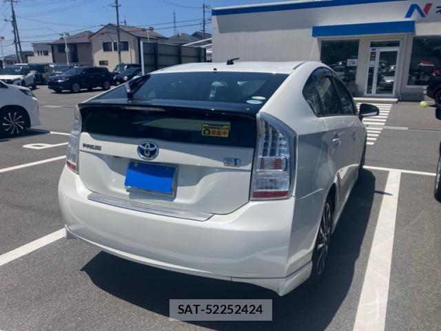 Toyota PRIUS 2010-08 8209661-5
