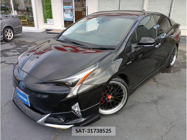 Toyota PRIUS 2017-04 8209613-0