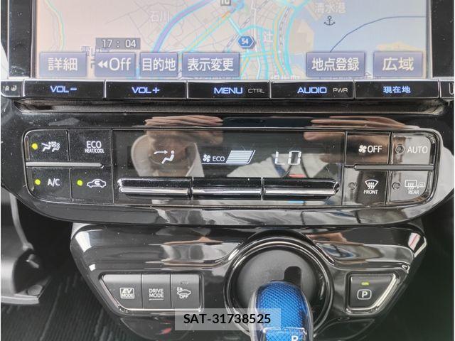 Toyota PRIUS 2017-04 8209613-4