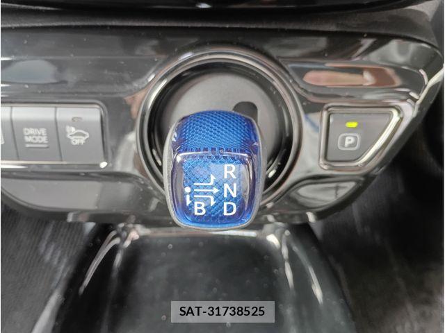 Toyota PRIUS 2017-04 8209613-5
