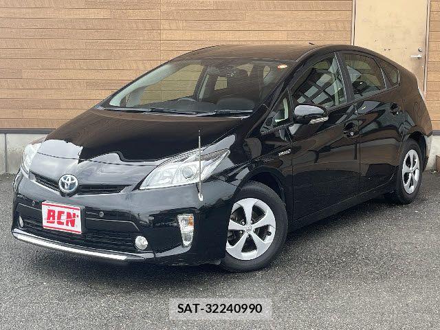 Toyota PRIUS 2014-01 8209645-0