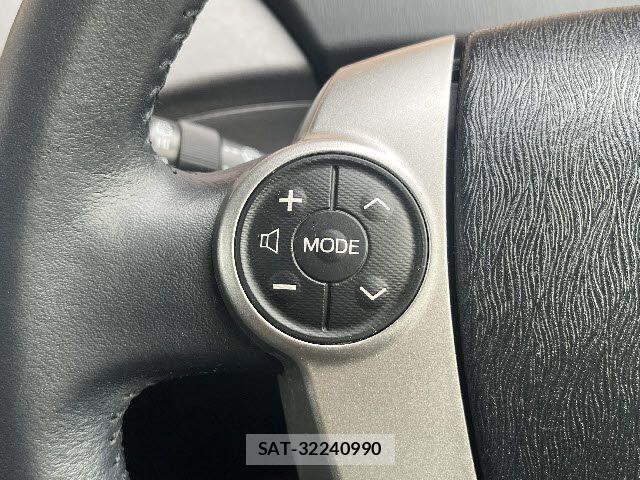 Toyota PRIUS 2014-01 8209645-17