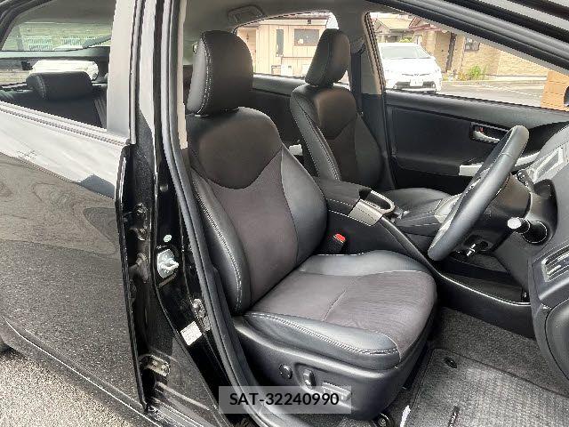 Toyota PRIUS 2014-01 8209645-3