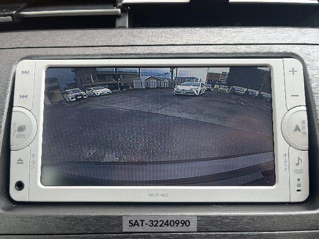 Toyota PRIUS 2014-01 8209645-4
