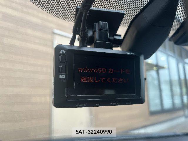 Toyota PRIUS 2014-01 8209645-5