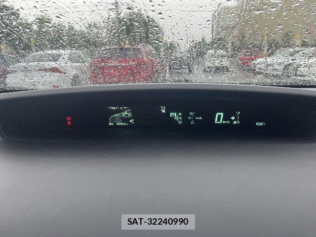 Toyota PRIUS 2014-01 8209645-7
