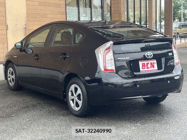 Toyota PRIUS 2014-01 8209645-8