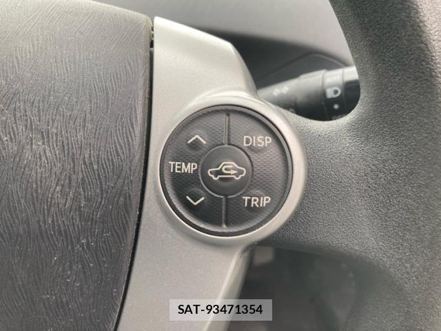 Toyota PRIUS 2014-09 8209659-12