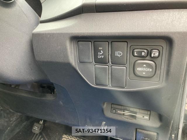 Toyota PRIUS 2014-09 8209659-13