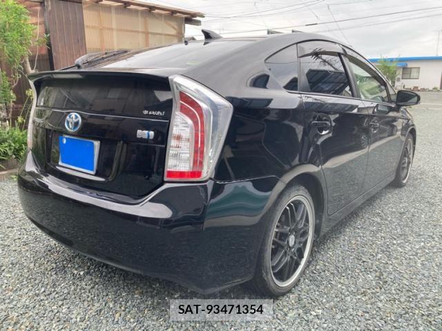 Toyota PRIUS 2014-09 8209659-2