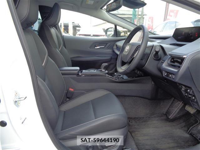 Toyota PRIUS 2025-01 8209578-16