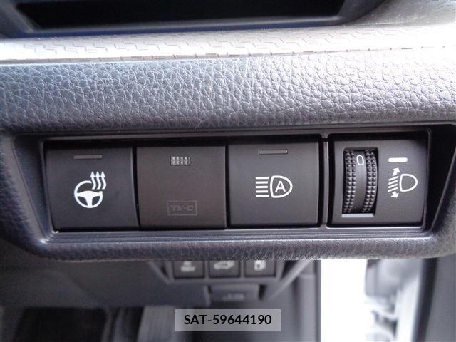 Toyota PRIUS 2025-01 8209578-29