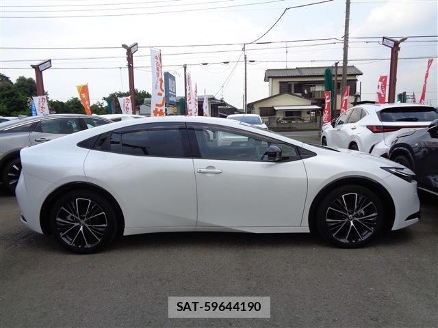 Toyota PRIUS 2025-01 8209578-3