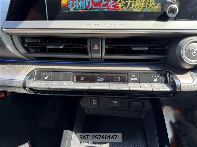 Toyota PRIUS 2023-04 8209583-21