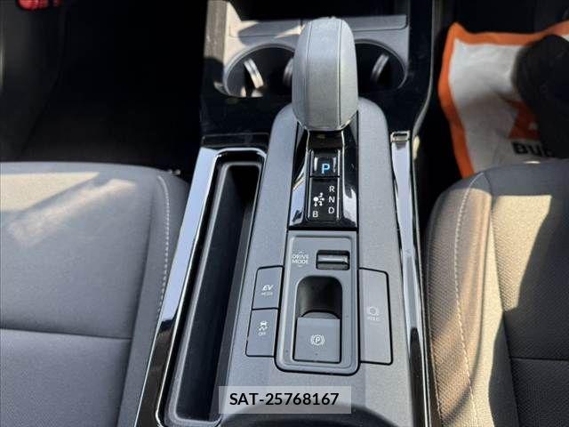Toyota PRIUS 2023-04 8209583-22