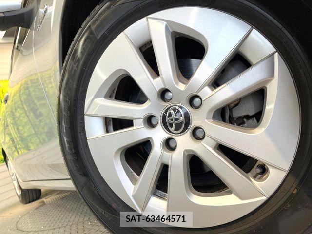 Toyota PRIUS 2017-03 8209628-12