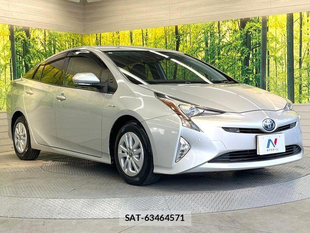Toyota PRIUS 2017-03 8209628-15