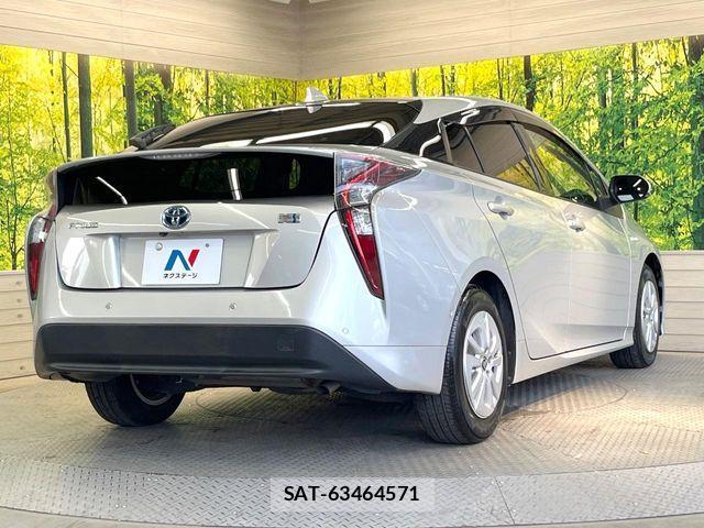 Toyota PRIUS 2017-03 8209628-16