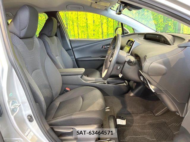 Toyota PRIUS 2017-03 8209628-7