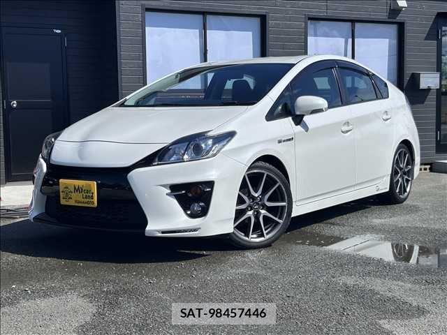 Toyota PRIUS 2015-02 8209636-0
