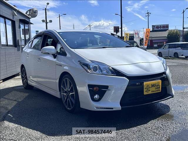 Toyota PRIUS 2015-02 8209636-19