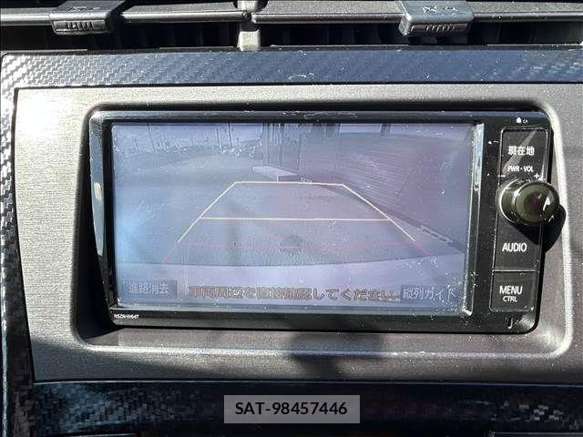 Toyota PRIUS 2015-02 8209636-4