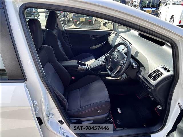 Toyota PRIUS 2015-02 8209636-5
