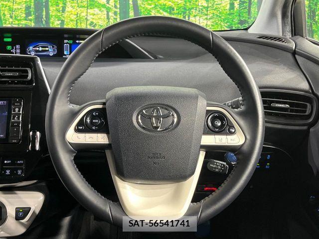 Toyota PRIUS 2017-02 8209618-10