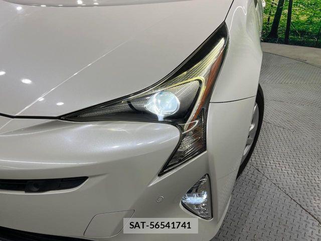 Toyota PRIUS 2017-02 8209618-11