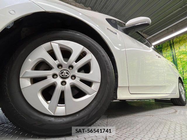 Toyota PRIUS 2017-02 8209618-12